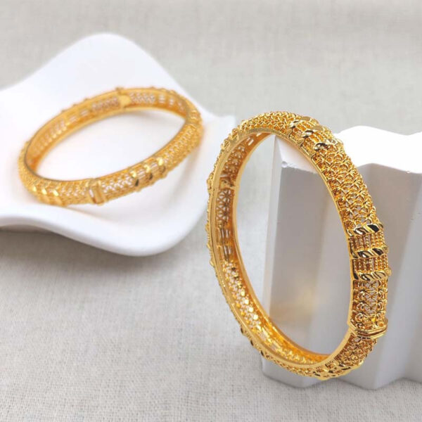 New Classic Gold-plated Alloy Bracelet - Image 2