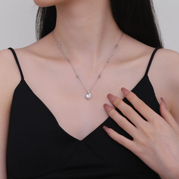 Light Luxury Minority High Sense Fashion Necklace Temperament Clavicle Chain Gift - Image 4